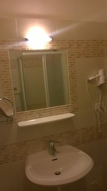 Hotel Cantaleone San Michele allʼAdige Стая снимка